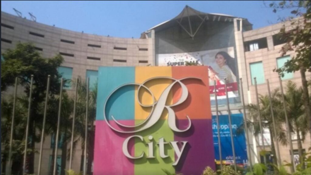 R City Mall, Ghatkopar By PAJASA