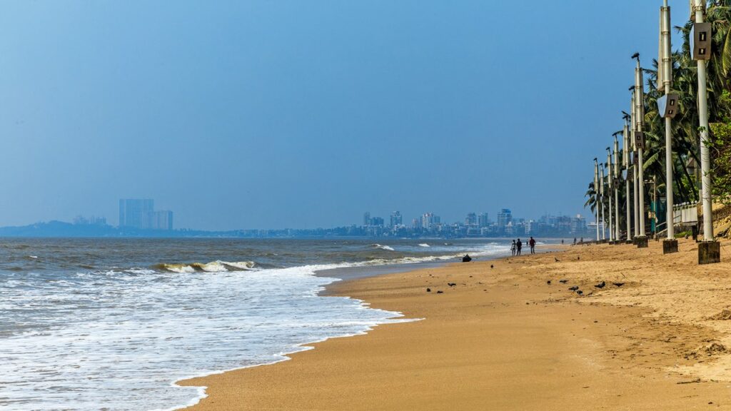 Most Famous Beach in Mumbai, Juhu Beach
