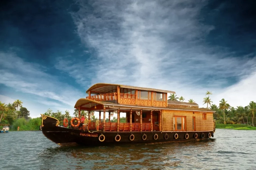 Houseboat Experience in Kerala Backwaters 