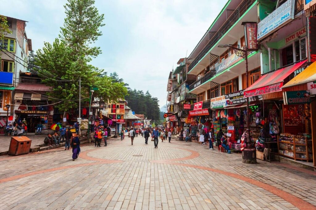 Mall Road in Manali by PAJASA