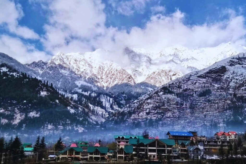 Old Manali by PAJASA