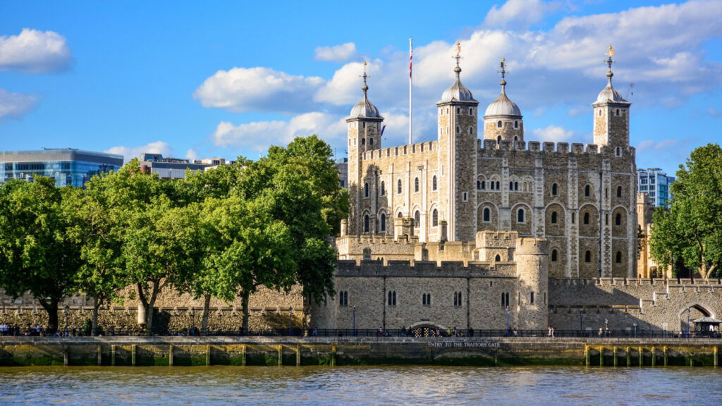 Tower of London by PAJASA