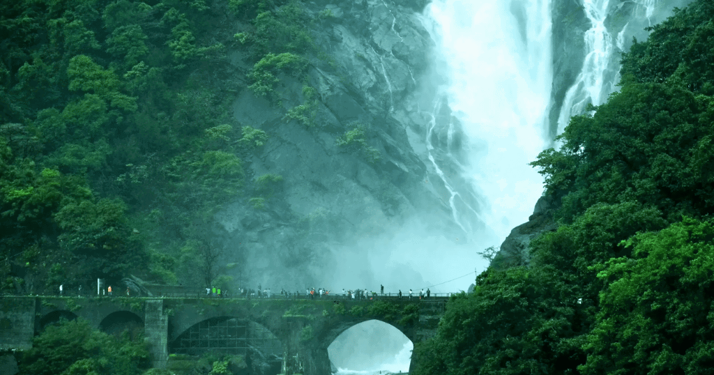 Famous waterfalls in Maharashtra