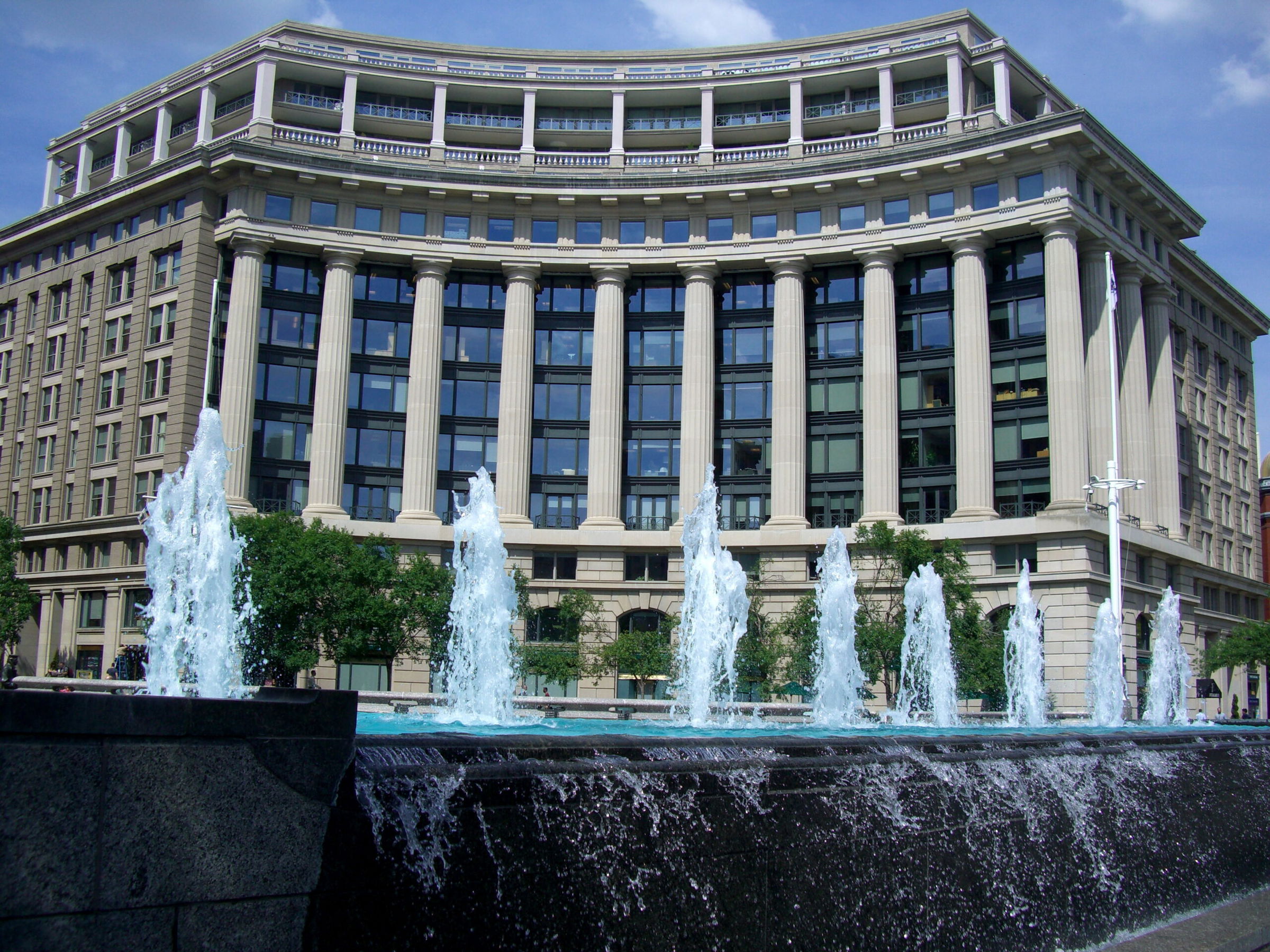 DC USA - Pajasa Apartments