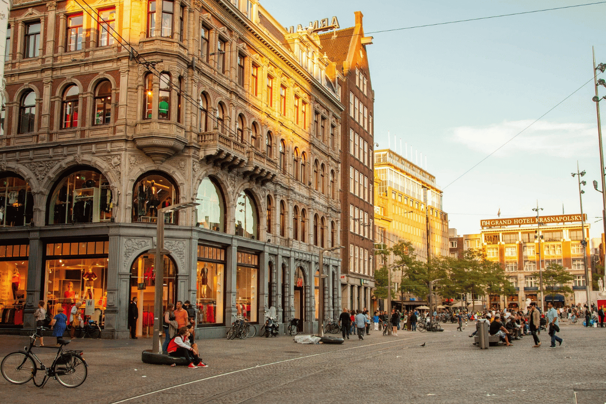 Dam Square Amsterdam Guide