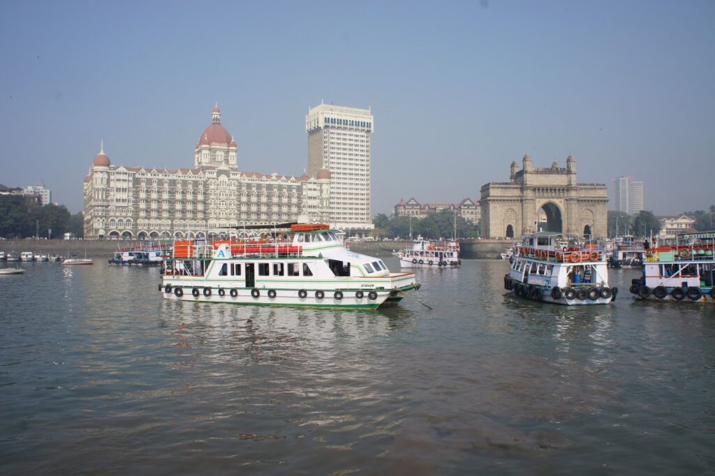 Elephanta Caves by PAJASA