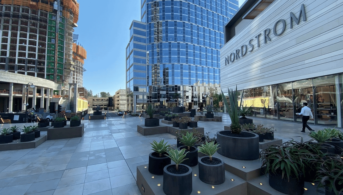 Shopping Centres in Los Angeles - Westfield Fashion Square